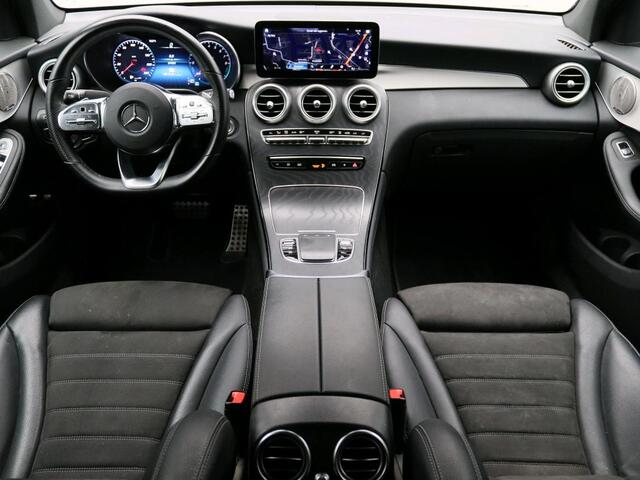 Mercedes-Benz GLC-KLASSE Coupé 300 e 4MATIC AMG Nightpakket | Schuifdak | Alarm | Burmester® | Keyless Go | 360 gr Camera | Sfeerverlichting | Inclusief 24 maanden Mercedes-Benz Certified garantie voor Europa.