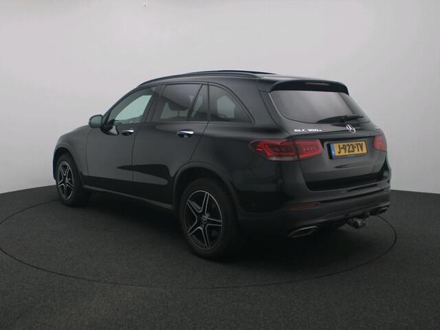 Mercedes-Benz GLC-KLASSE 300e 4MATIC AMG | Navi | Panorama | Trekhaak | Burmester |