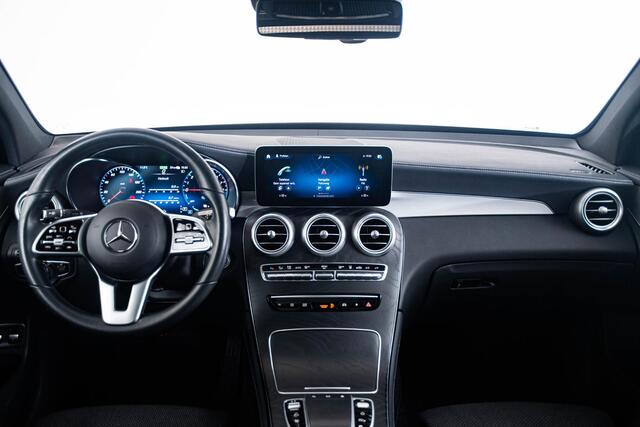 Mercedes-Benz GLC-KLASSE 300e 4MATIC Business Solution Panoramadak - Treeplanken - Head up - Burmester - Rijassistentiepakket plus - AIR BALANCE-pakket - Stoelverwarming voor - KEYLESS GO - Adaptieve grootlichtassistent plus -