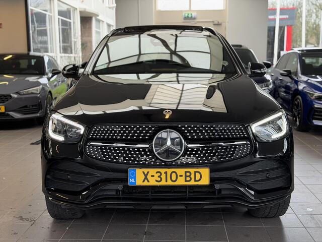 Mercedes-Benz GLC-KLASSE 300e 4MATIC Premium AMG PANO / BURMESTER / CAM /
