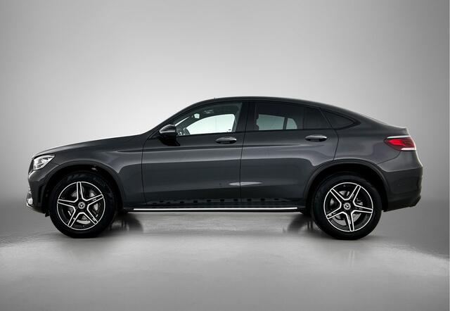 Mercedes-Benz GLC-KLASSE Coupé 300 e 4MATIC Business Solution AMG | 360 Camera | Memory Seats | Sfeerverlichting | Treeplanken | Trekhaak | Navigatie | Schuifdak | 24 Maanden Mercedes-Benz Certified Garantie.