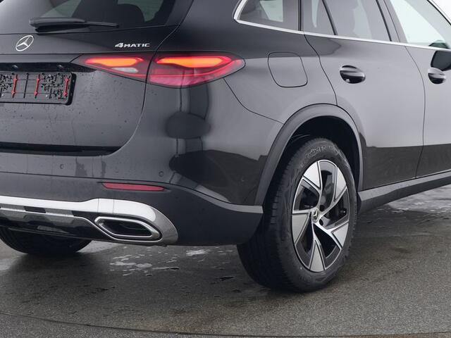 Mercedes-Benz GLC-KLASSE 300 e 4MATIC Plug-In Hybride Trekhaak | Head-up-Display | Parkeerpakket met 360°-camera | Apple CarPlay | Memory Voorstoelen | Stuur en Stoelverwarming. Inclusief 24 maanden MB Certified garantie voor Europa.