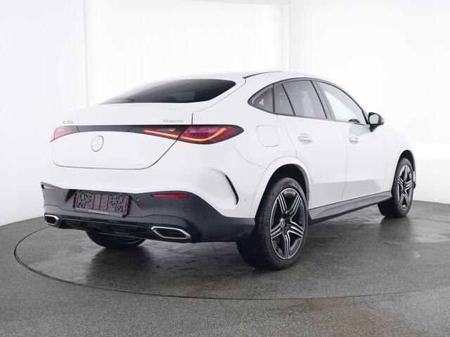 Mercedes-Benz GLC-KLASSE Coupé 300 e 4MATIC AMG Plug-In Hybride AMG Line | Night Pakket | Trekhaak | Panorama Schuif-Kanteldak | Alarm Klasse 3 | Digital Licht. Inclusief 24 maanden MB Certified garantie voor Europa.