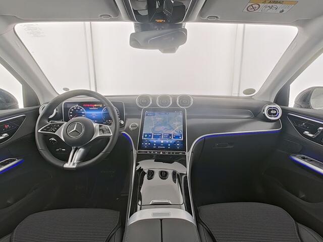 Mercedes-Benz GLC-KLASSE 300 e 4MATIC Plug-In Hybride Trekhaak | Ledkoplampen | Memory Voorstoelen | Achteruitrijcamera | Sfeerverlichting | Dodehoekassistent. Inclusief 24 maanden Mercedes-Benz Certified garantie voor Europa.