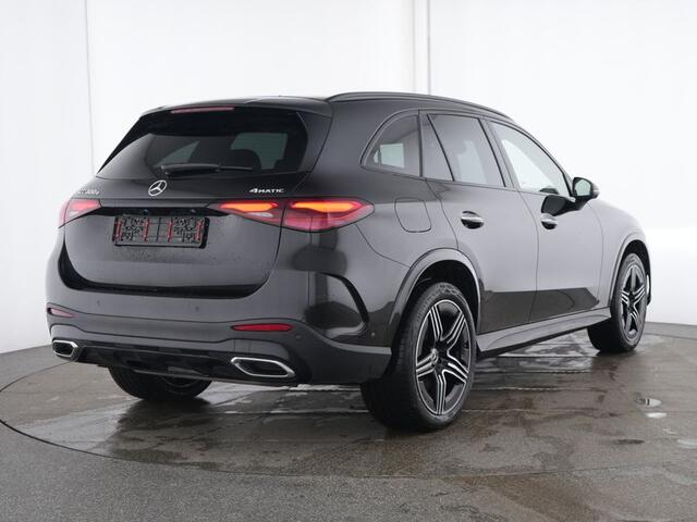 Mercedes-Benz GLC-KLASSE 300 e 4MATIC AMG Plug-In Hybride Edition AMG-Line | Burmester® | Head-up-Display | Alarm Klasse 3 | Trekhaak | 20 Inch AMG Velgen | Night Pakket | Inclusief 24 maanden MB Certified garantie voor Europa.