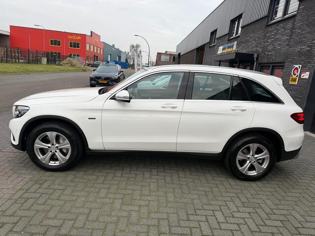 Mercedes-Benz GLC-KLASSE 350e 4MATIC Premium Plus | 12MND GARANTIE | PANODAK | LED | CARPLAY | CRUISE ADAPTIEF | TREKHAAK |