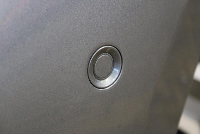 Mercedes-Benz GLE-KLASSE 350D 4MATIC AMG Line | Grijs kenteken BTW | Schuif/kantel dak | Trekhaak wegklapbaar | Inclusief achterbank | Stoelverwarming/verkoeling | Adaptive Cruise control | Climate control | Navigatie | Elektrische kofferbak klep | 360° camera | Head-up display |