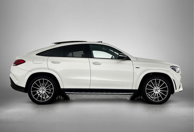 Mercedes-Benz GLE-KLASSE Coupé 350 e 4-Matic AMG Night Plug-In Hybride | Airmatic | Schuifdak | Burmester Sound | Rijassistentie pakket | Memory Seats | Treeplanken | MultiBeam Led | Multispaaks Wielen | Inclusief 24 maanden Mercedes-Benz Certified garantie voor Europa.