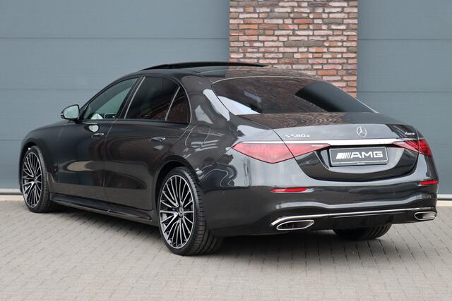 Mercedes-Benz S-KLASSE 580 e 4MATIC Lang AMG Line | Airmatic | Achterasbesturing | Chauffeurspakket | Distronic+ | Memory | Stoelventilatie V+A | Burmester | Soft-Close | Digital Light | Vlakkenverwarming | HUD |