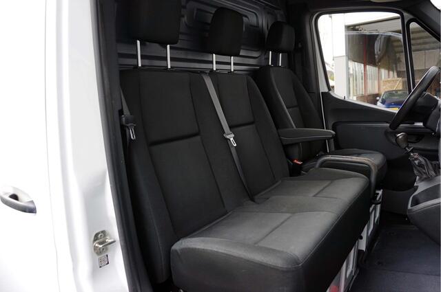 Mercedes-Benz SPRINTER 316 2.2 CDI L2H2 3500KG Chassis 3-Zits