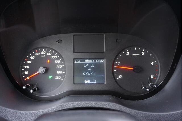 Mercedes-Benz SPRINTER 316 2.2 CDI L2H2 3500KG Chassis 3-Zits