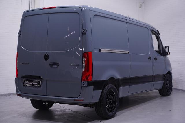 Mercedes-Benz SPRINTER 215 CDI 150 pk Black&Grey Edition L2H1 Airco, 18" LMV, Bumpers in Kleur, Zonneklep, Grille Zwart, 2-Zits