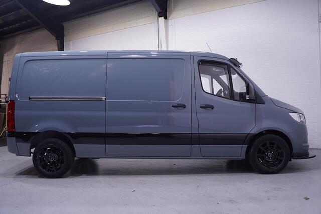 Mercedes-Benz SPRINTER 215 CDI 150 pk Black&Grey Edition L2H1 Airco, 18" LMV, Bumpers in Kleur, Zonneklep, Grille Zwart, 2-Zits