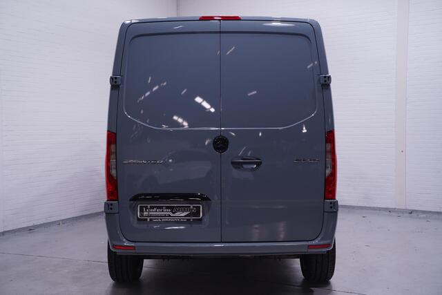 Mercedes-Benz SPRINTER 215 CDI 150 pk Black&Grey Edition L2H1 Airco, 18" LMV, Bumpers in Kleur, Zonneklep, Grille Zwart, 2-Zits