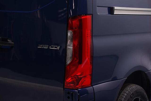 Mercedes-Benz SPRINTER 215 CDI 150 pk L2H1 Black&Blue Edition 18' LMV Airco, Zwarte Grille + Spiegelkappen, Zonneklep, 2-Zits, Nieuw