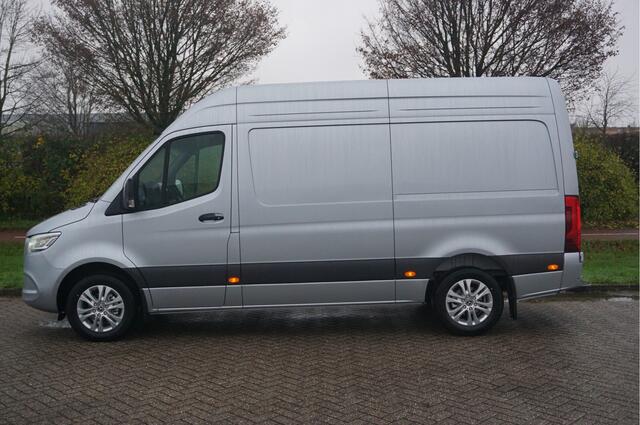 Mercedes-Benz SPRINTER 319CDI Select L2H2 10.25" Mbux, ACC, LED, 17" LM!! NR. *556*