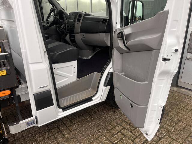 Mercedes-Benz SPRINTER 514 CDI 3-zijden Kipper Euro 6 Hiab 018 laadkraan Airco Trekhaak 3500 kg Navigatiesysteem 1e eigenaar ex Overheid 3-Persoons Kipper Kieper Openlaadbak Kraan Pick-up P-up Gereedschapskist 3 zijdenkipp
