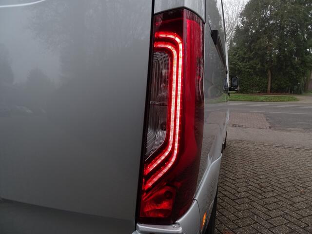 Mercedes-Benz SPRINTER 319 1.9 CDI L2H2 VOL OPTIES 1e eig