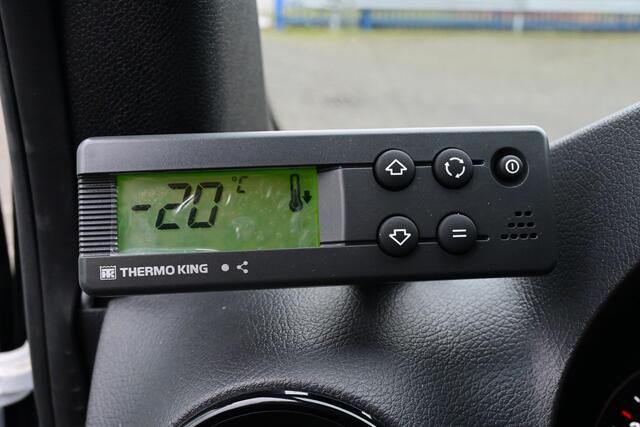 Mercedes-Benz SPRINTER 317 CDI L3 Koel Vries Bakwagen met laadklep Thermo King V-500 Max, D/N stekker