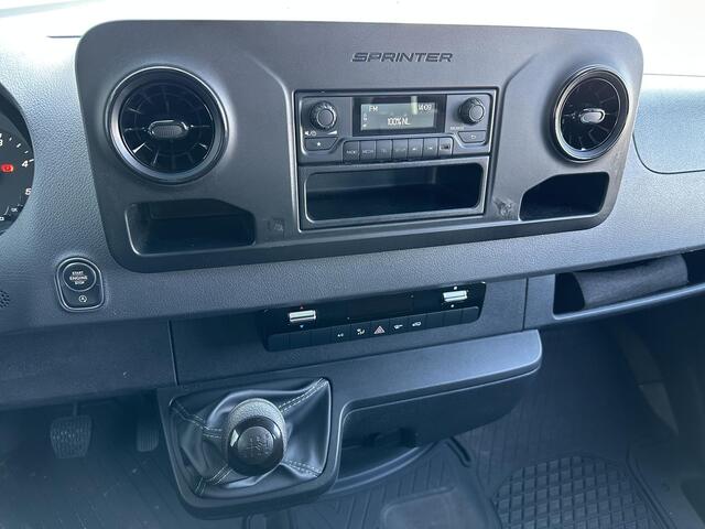 Mercedes-Benz SPRINTER 317 CDI Pick-up 7-Persoons Trekhaak 3500kg Open laadbak Dubbel Cabine