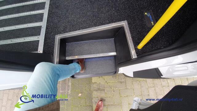 Mercedes-Benz SPRINTER Rolstoelbus voorinstap 2025