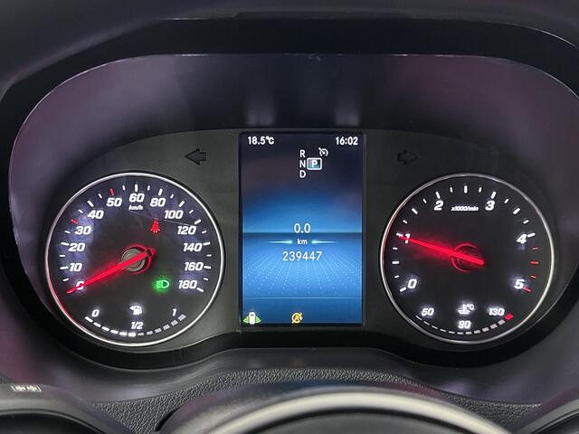 Mercedes-Benz SPRINTER 315 1.9 CDI L2H2 Inrichting 220v omvormer Laadlift Navigatie Achteruitrijcamera Inrichting Cruise Control