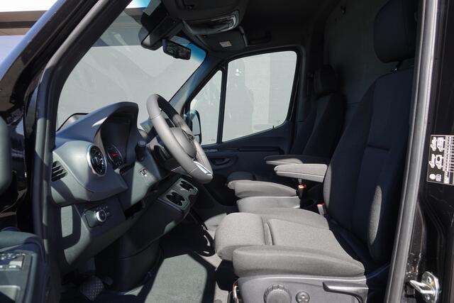 Mercedes-Benz SPRINTER 4x4 319Cdi 190Pk 9G-tronic | L2H1 | 2xSchuifdeur | 4WD | AWD | Bullbar | Treeplanken | 19'' All Terrain | Obsidian Black