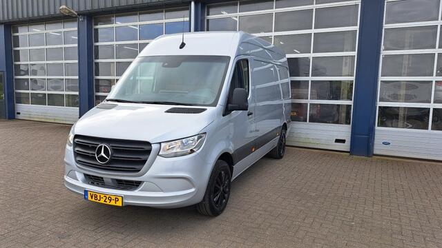 Mercedes-Benz SPRINTER 319CDI 3.0V6 190PK L2H2 / M-Bux / 3.500kg Trekhaak / Leer / Dis