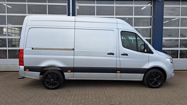 Mercedes-Benz SPRINTER 319CDI 3.0V6 190PK L2H2 / M-Bux / 3.500kg Trekhaak / Leer / Dis