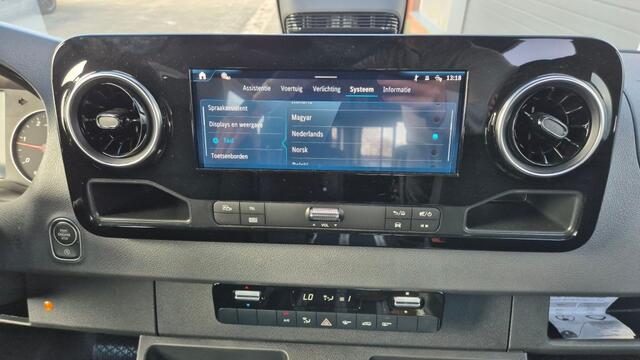 Mercedes-Benz SPRINTER 9 persoons - rolstoelbus. Incl- BPM