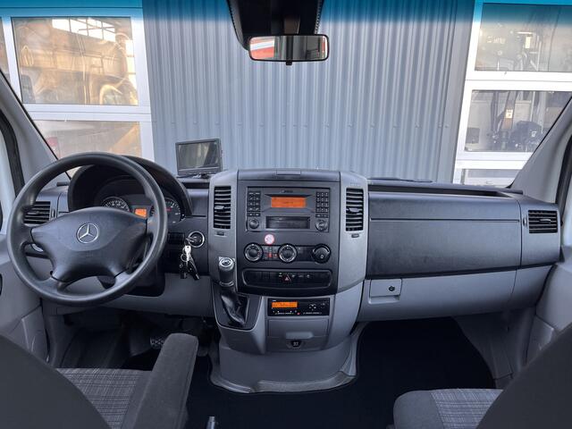 Mercedes-Benz SPRINTER 513 CDI 366 Hiab Laadkraan 018T Trekhaak 2000 kg Airco 6 persoons uitvoering Open laadbak Pick-up Euro 6 Verkeersbord Actiebord Pijlenbord Bakwagen P-up Tachograaf 1e eigenaar ex gemeente
