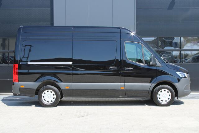 Mercedes-Benz SPRINTER 317CDI L2H2 Pro - 2x Schuifdeur - LED - Mbux 10 - 3.5t Trekhaak - Betimmering - Camera - Carplay - Bind spot - Cruise - Smartphone integratie - Rijklaar