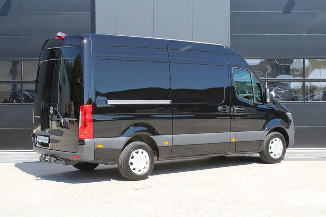 Mercedes-Benz SPRINTER 317CDI L2H2 Pro - 2x Schuifdeur - LED - Mbux 10 - 3.5t Trekhaak - Betimmering - Camera - Carplay - Bind spot - Cruise - Smartphone integratie - Rijklaar