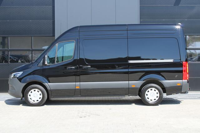 Mercedes-Benz SPRINTER 317CDI L2H2 Pro - 2x Schuifdeur - LED - Mbux 10 - 3.5t Trekhaak - Betimmering - Camera - Carplay - Bind spot - Cruise - Smartphone integratie - Rijklaar