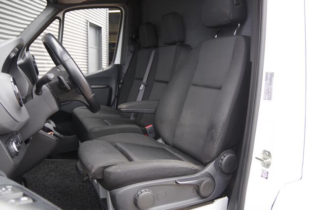 Mercedes-Benz SPRINTER 319 3.0 V6 3P, AUT. LED, TREKHAAK, CAMERA, CRUISE, LEDER STUUR, NAVI BY APPLE CARPLAY, STANDKACHEL