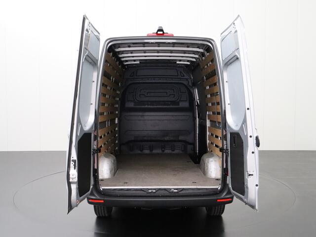 Mercedes-Benz SPRINTER 315CDI 9G-Tronic Automaat L2H2 | 3500Kg Trekken | Camera | Airco | Cruise | Betimmering | 3-Persoons
