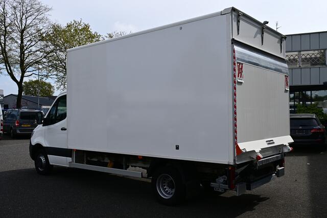 Mercedes-Benz SPRINTER 514 CDI Bakwagen met NIEUWE laadklep Airco, MBUX, Geveerde stoel, Stoelverwarming Nieuwe Laadklep 1000kg 180cm Plateau