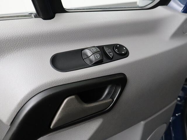 Mercedes-Benz SPRINTER 519CDI 3.0V6 Automaat Geisoleerde Bakwagen+Laadklep | Cruise | 3-Persoons