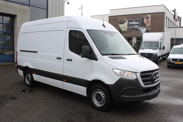 Mercedes-Benz SPRINTER 317 CDI L2H2 MBUX met navigatie en parkeerpakket en camera