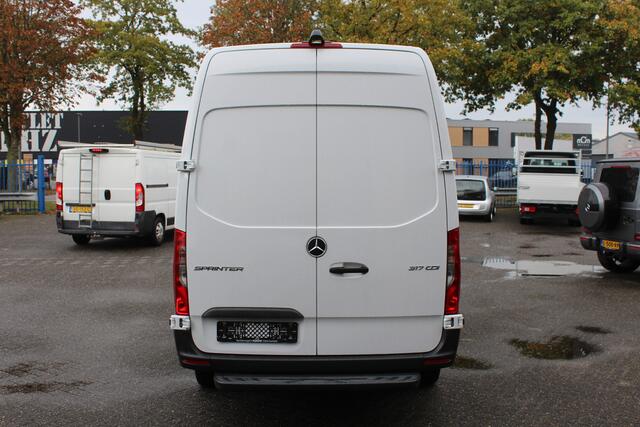 Mercedes-Benz SPRINTER 317 CDI L2H2 MBUX met navigatie en parkeerpakket en camera