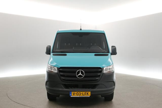 Mercedes-Benz SPRINTER 319 3.0 CDI L2H1 V6 191PK Automaat Airco Cruise Carplay Camera Navigatie 3 Persoons Trekhaak