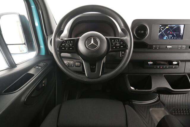Mercedes-Benz SPRINTER 319 3.0 CDI L2H1 V6 191PK Automaat Airco Cruise Carplay Camera Navigatie 3 Persoons Trekhaak