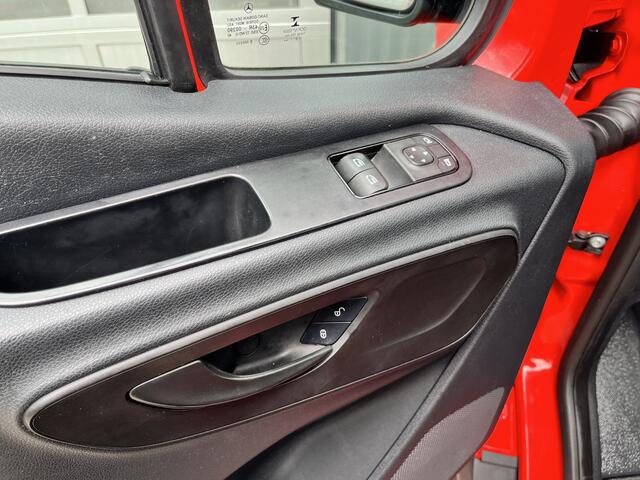 Mercedes-Benz SPRINTER 514 2.2 CDI Kipper Airco Trekhaak 3500kg trekgewicht Telefoonverbinding 3-Persoons Gereedschapskist Kieper Open laadbak Bpm vrij voor particulier gebruik!!