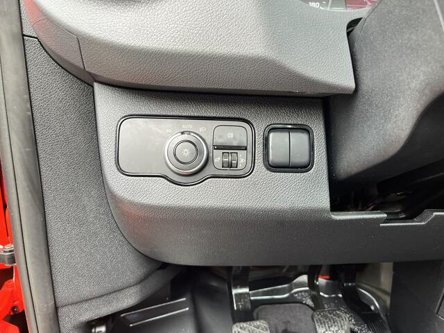 Mercedes-Benz SPRINTER 514 2.2 CDI Kipper Airco Trekhaak 3500kg trekgewicht Telefoonverbinding 3-Persoons Gereedschapskist Kieper Open laadbak Bpm vrij voor particulier gebruik!!