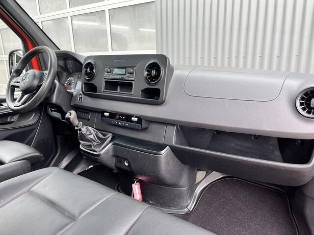 Mercedes-Benz SPRINTER 514 2.2 CDI Kipper Airco Trekhaak 3500kg trekgewicht Telefoonverbinding 3-Persoons Gereedschapskist Kieper Open laadbak Bpm vrij voor particulier gebruik!!