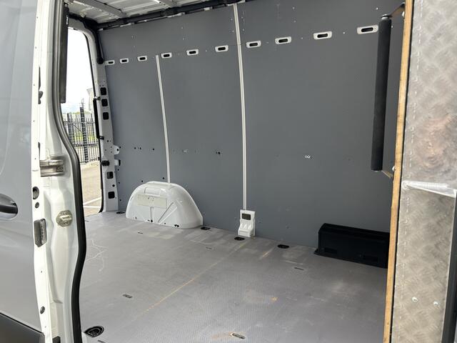 Mercedes-Benz SPRINTER 314 CDI L2 H2 MBUX / Trekhaak / Stand kachel / Camera / Navigatie / Cruise control / Airco / 270 Graden achterdeuren