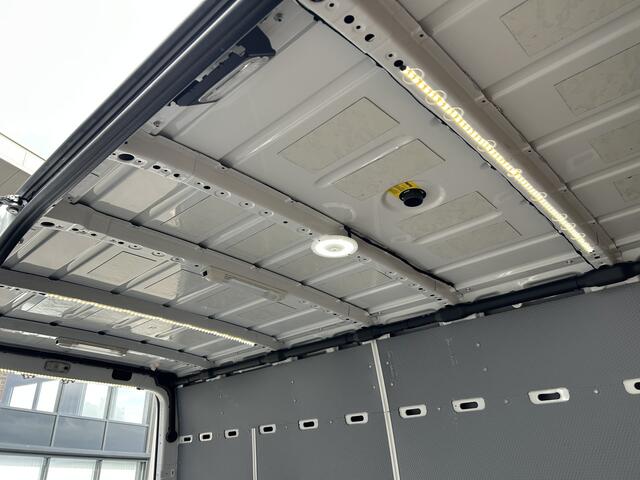 Mercedes-Benz SPRINTER 314 CDI L2 H2 MBUX / Trekhaak / Stand kachel / Camera / Navigatie / Cruise control / Airco / 270 Graden achterdeuren