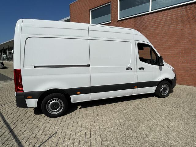 Mercedes-Benz SPRINTER L2H2 Automaat Navi Airco Camera Trekhaak 3Zits DAB