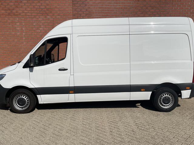 Mercedes-Benz SPRINTER L2H2 Automaat Navi Airco Camera Trekhaak 3Zits DAB
