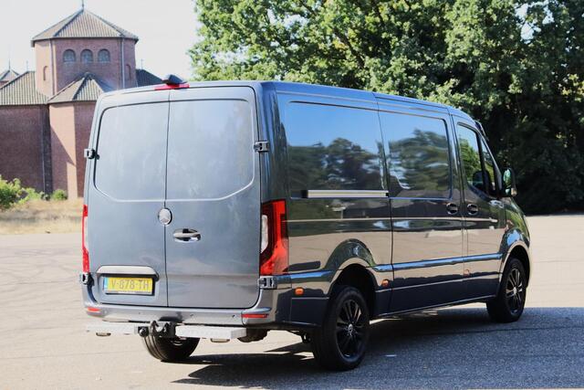 Mercedes-Benz SPRINTER 319 3.0 CDI 366 EHD L2H1 V6 2018 | Goed Onderhouden | Airco | Cruise Control | 1e Eigenaar | Navigatie | Trekhaak | Aanhanger Assistent | DAB Radio | Achteruitrij Camera | Parkeersensoren | Nationale Autopas